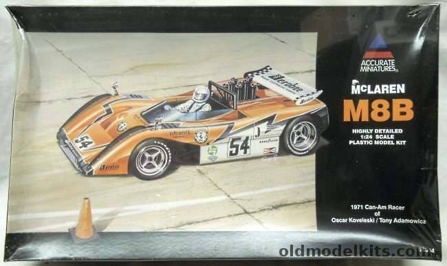 Accurate Miniatures 1/24 1971 McLaren M8B Can-Am Racer of Oscar Koveleski / Tony Adamowicz, 5004 plastic model kit